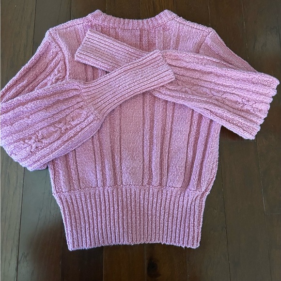 Urban Outfitters Pink Chloe Cable Knit Sweater Sz SP seen on The Series Trinkets - Picture 12 of 12